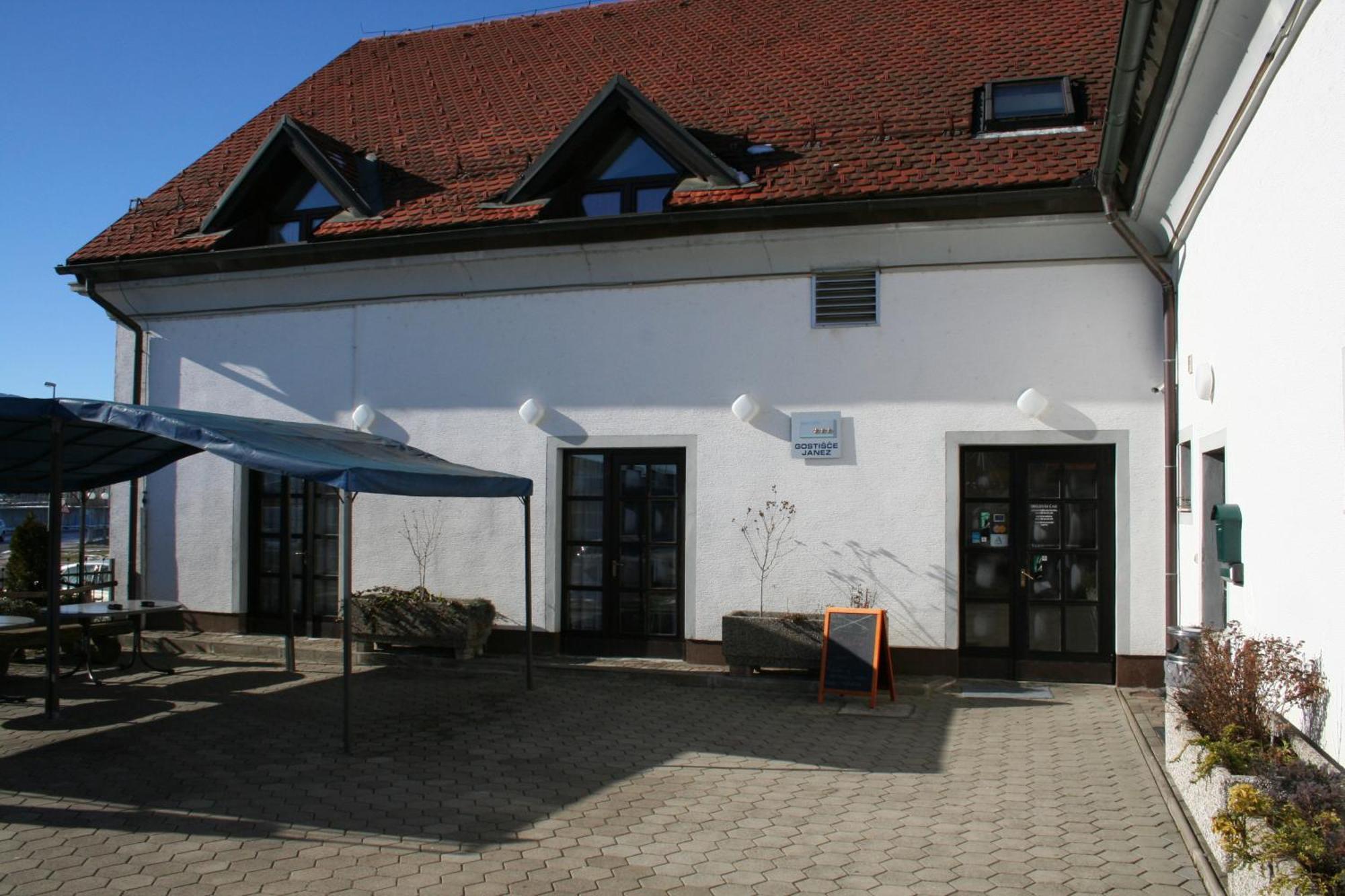 Guesthouse Janez Марибор Экстерьер фото
