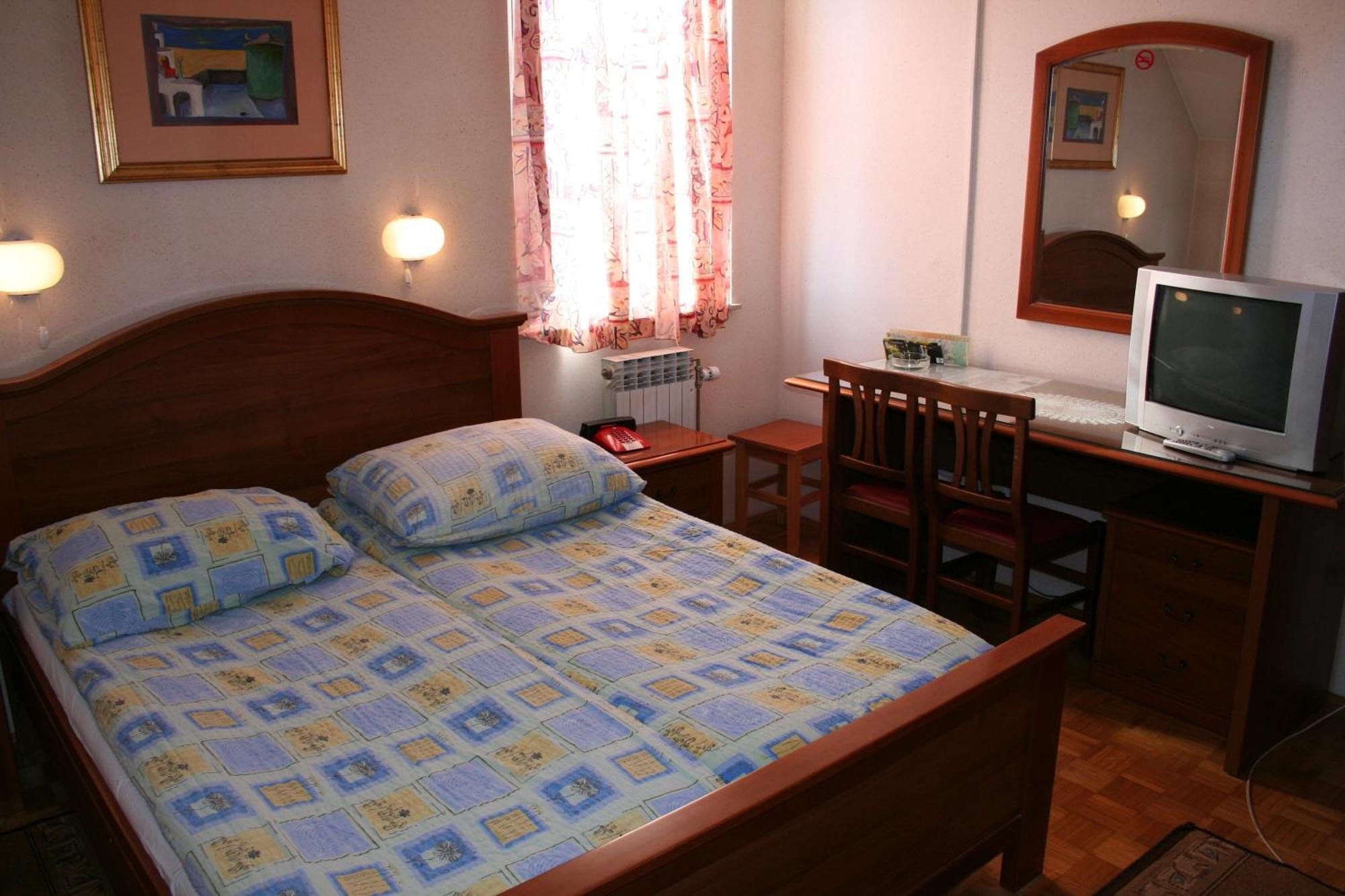 Guesthouse Janez Марибор Экстерьер фото