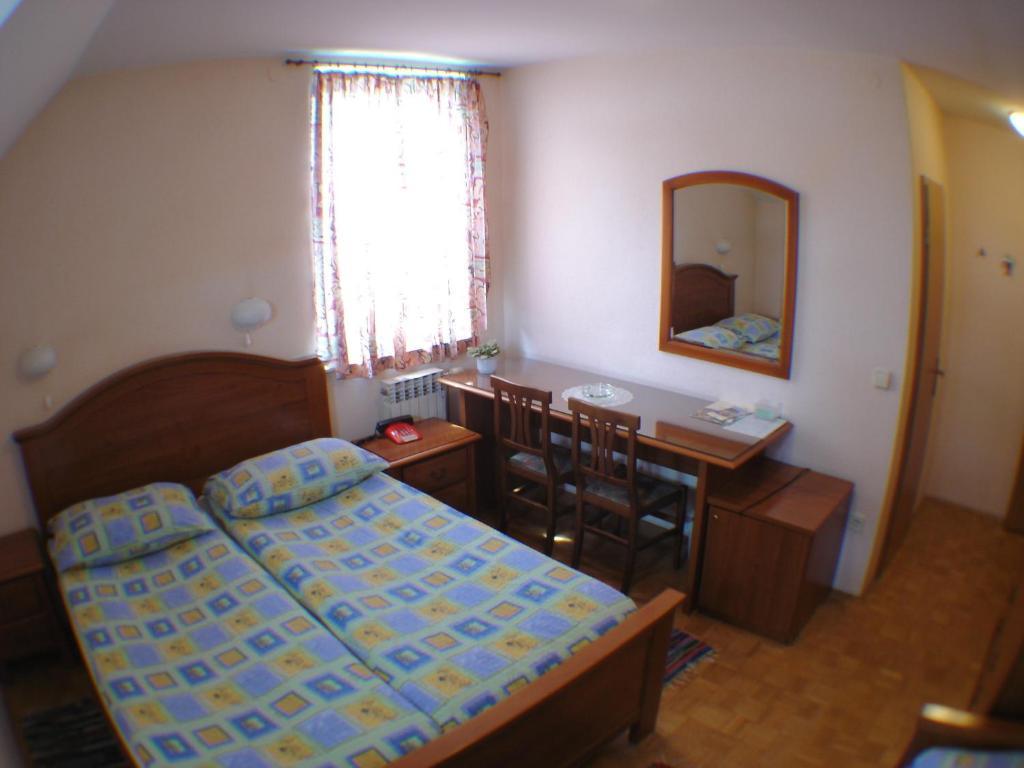 Guesthouse Janez Марибор Экстерьер фото
